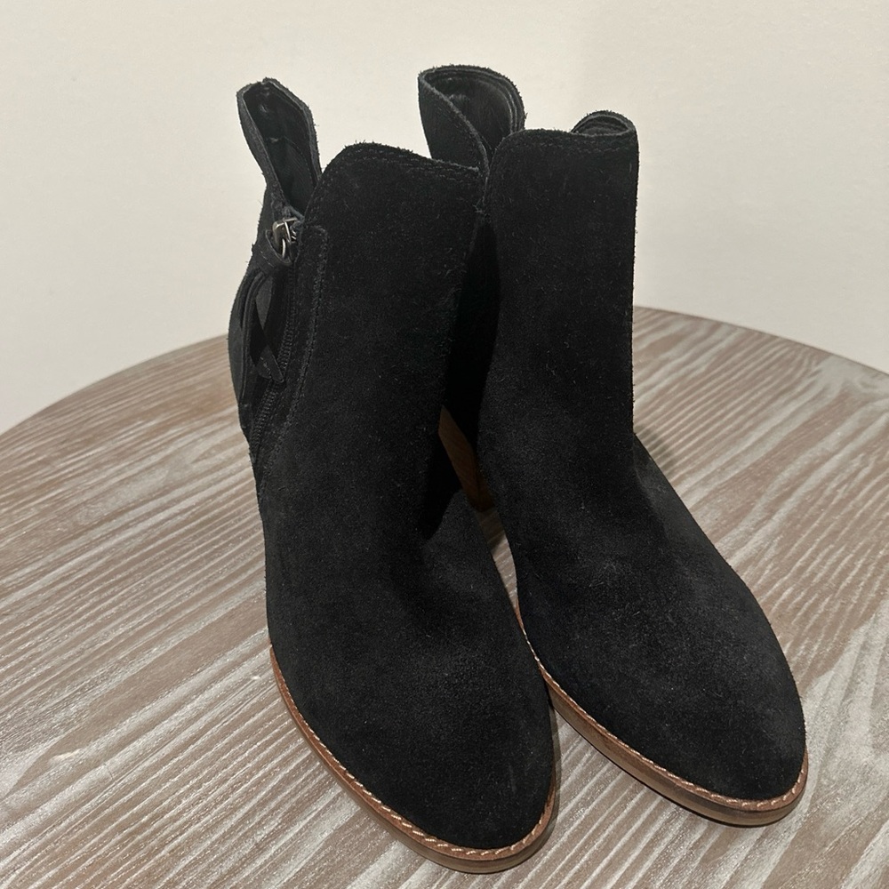 Frye & Co. Holly Zip Black Suede Booties Sz 7.5